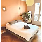 Quiet And Bright - Balcony With Montmartre View